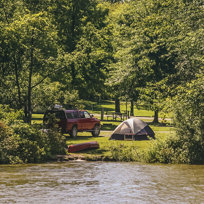 A campsite along the shore in Pymatuning State Park