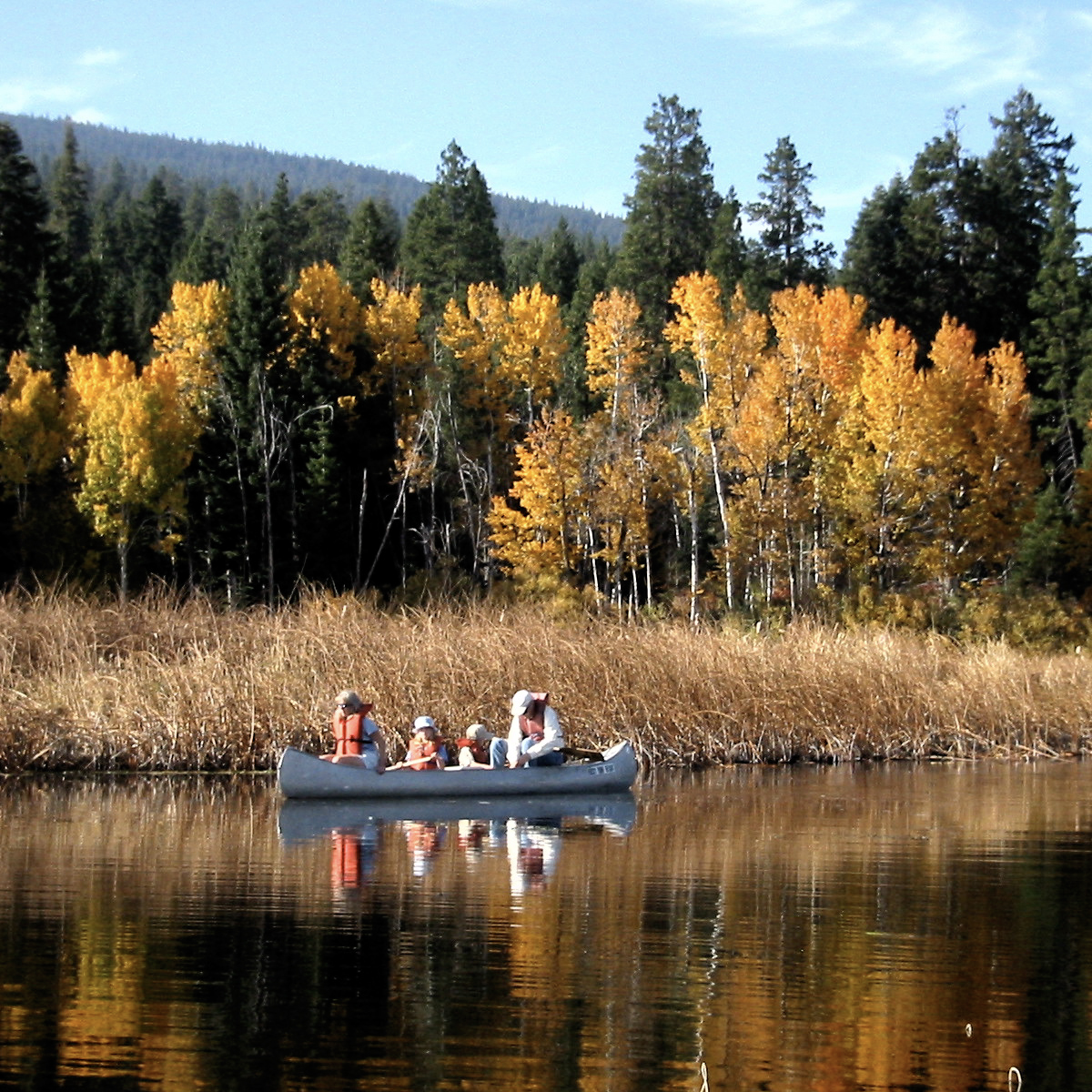 A canoe in the Upper Klamath National Wildlife Refuge