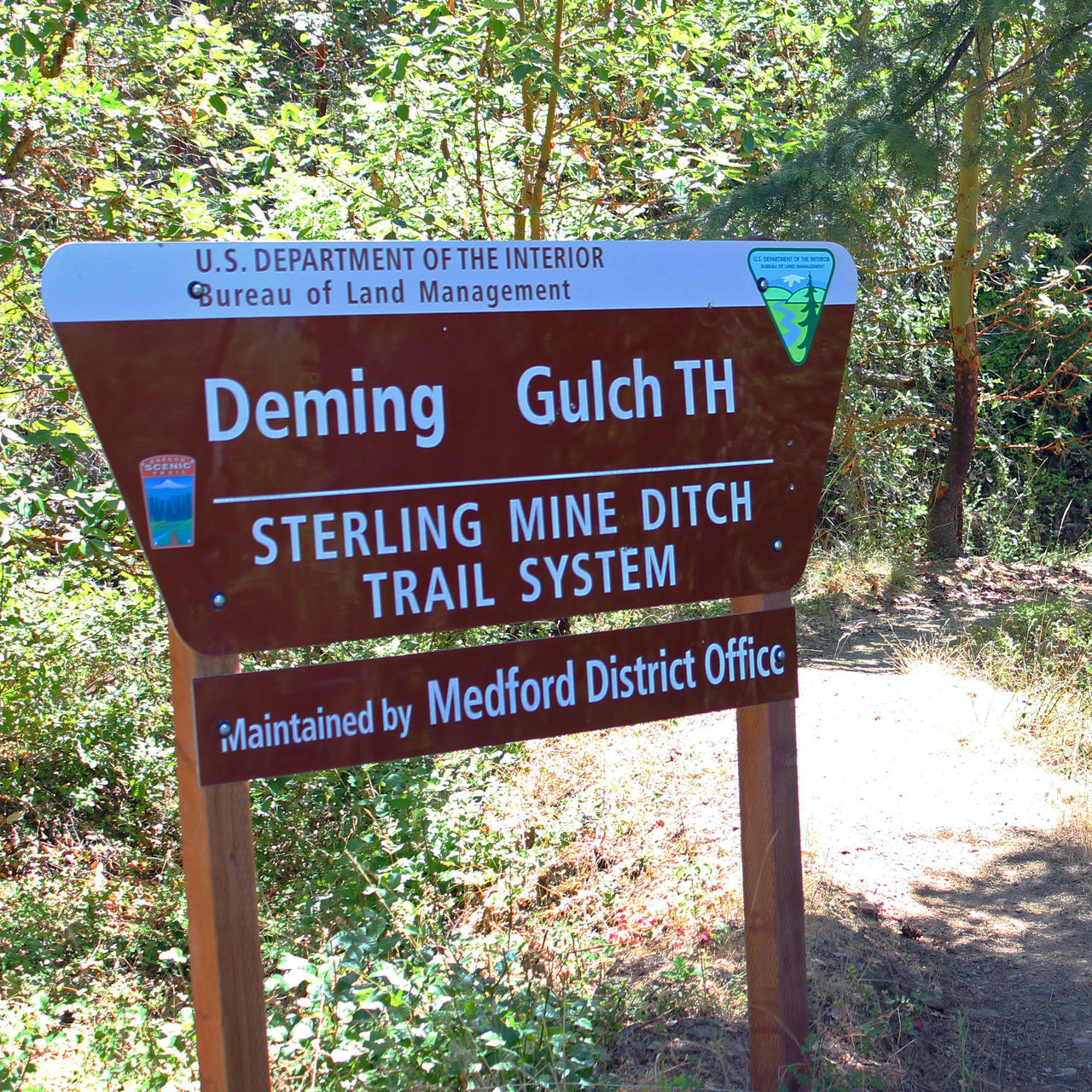 A sign on the Sterling Mine Ditch Trail 