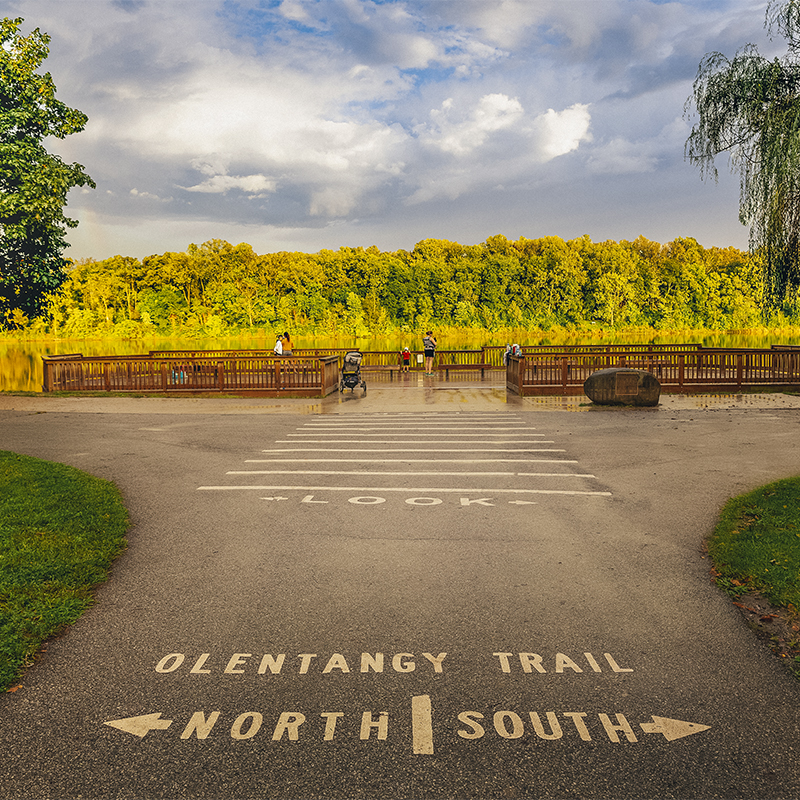 Path toward Olentangy Trail in front of Antrim Lake.