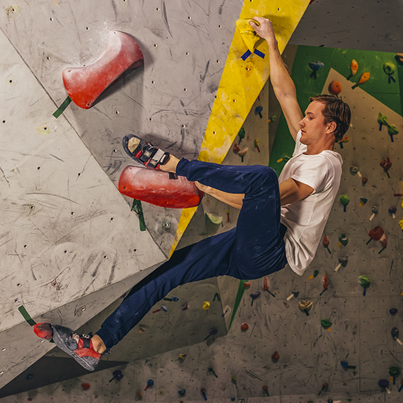Heel hooks climbing clearance